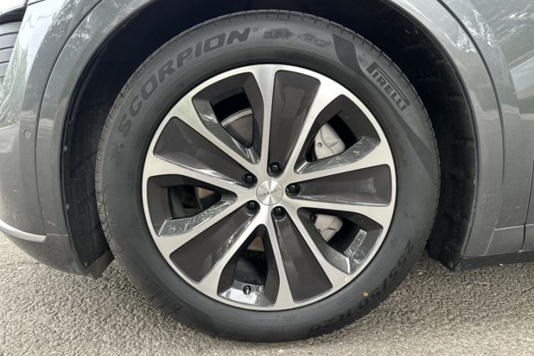 Used Hima Luxeed R7 2024 All-Electric 802 km Max Exterior 3