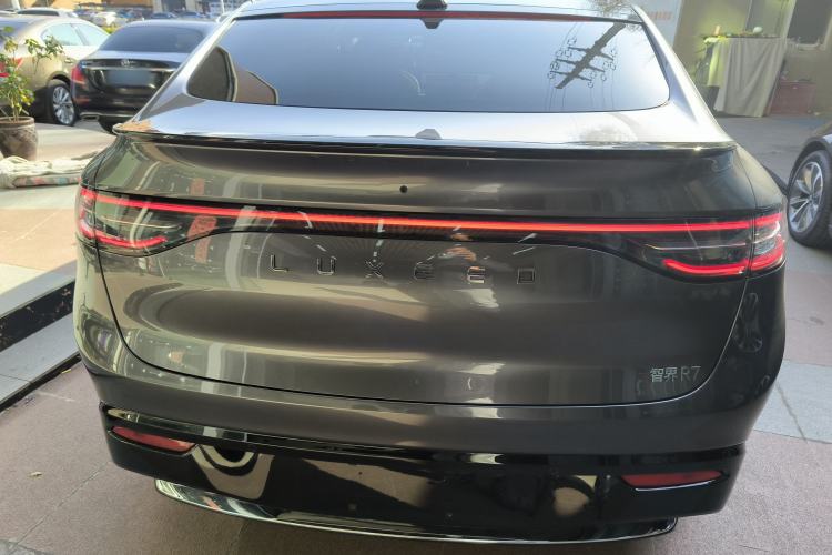 Used Hima Luxeed R7 2024 All-Electric 802 km Max Exterior 4