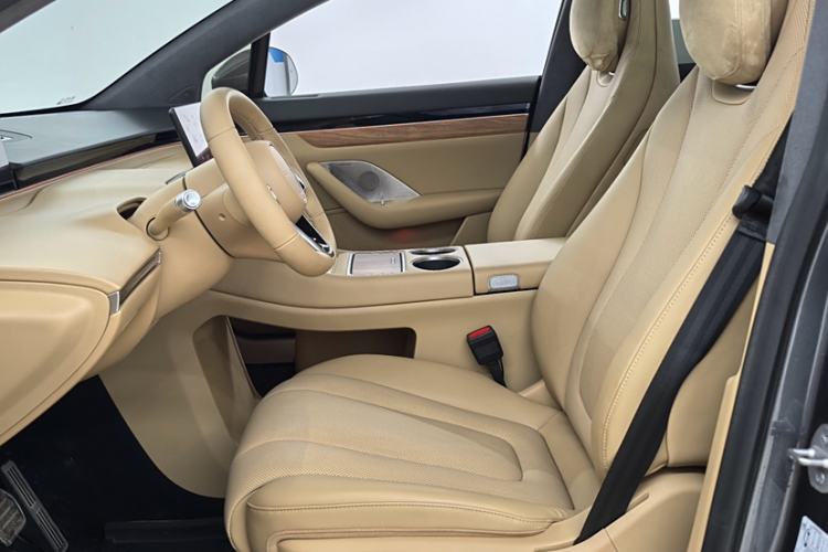 Used Hima Luxeed R7 2024 All-Electric 802 km Max Exterior 7