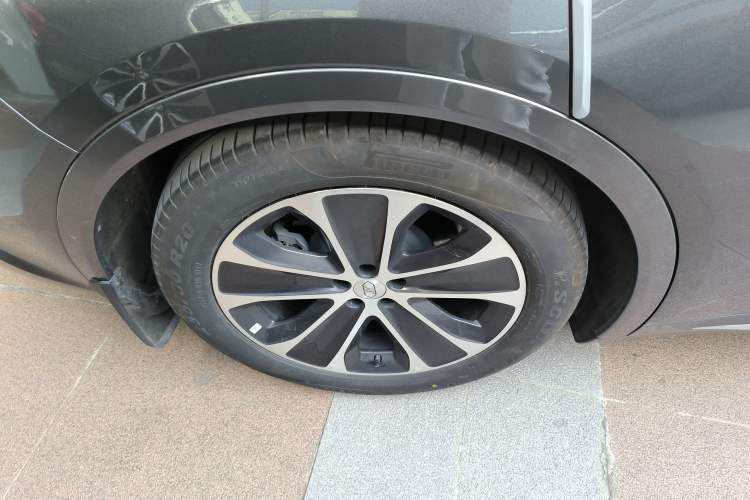 Used Hima Luxeed R7 2024 All-Electric 802 km Max Exterior 8