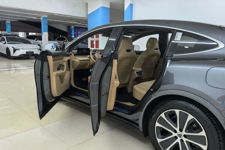 Used Hima Luxeed R7 2024 All-Electric 802 km Max Exterior 8
