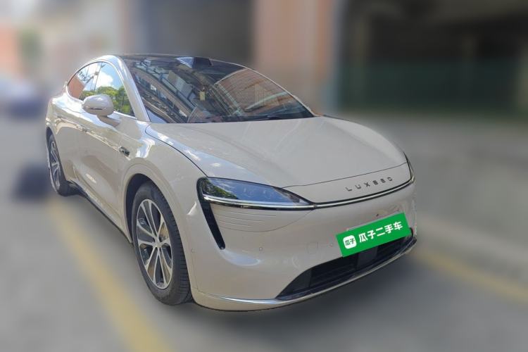 Used Hima Luxeed R7 2024 All-Electric 667 km Max Front Right 45 Deg