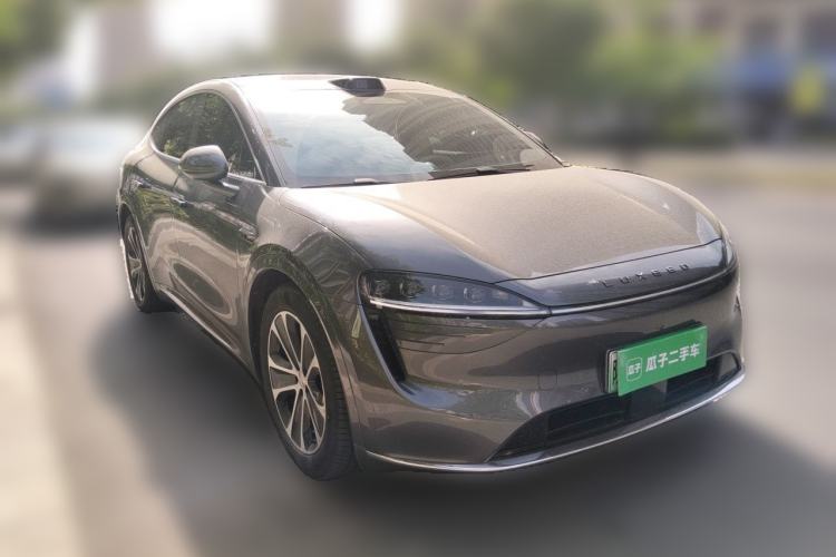Used Hima Luxeed R7 2024 All-Electric 802 km Max Front Right 45 Deg