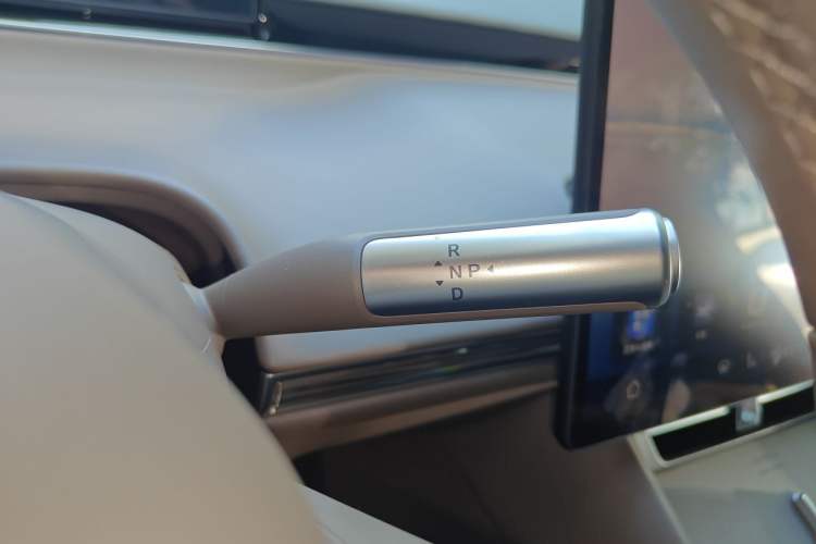 Used Hima Luxeed R7 2024 All-Electric 667 km Max Gear Lever