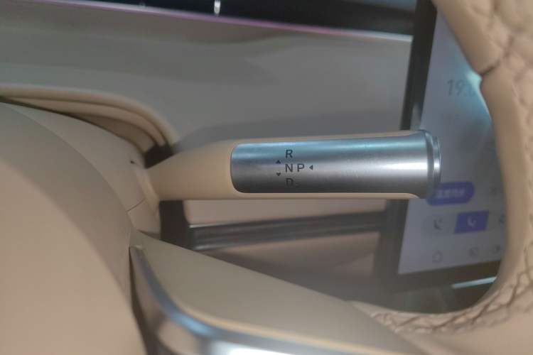 Used Hima Luxeed R7 2024 All-Electric 736 km Ultra Gear Lever
