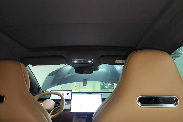 Used Hima Luxeed R7 2024 All-Electric 802 km Max Headliner