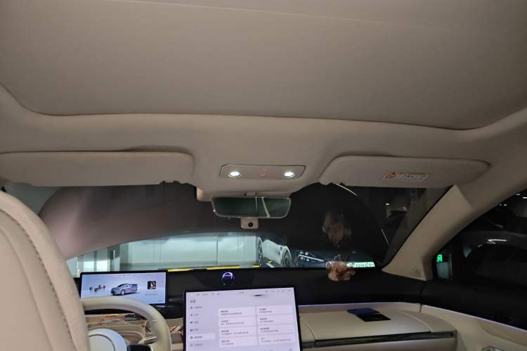 Used Hima Luxeed R7 2024 All-Electric 802 km Max Headliner