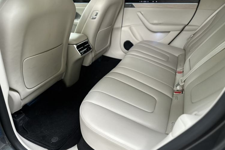 Used Hima Luxeed R7 2024 All-Electric 802 km Max Interior 1