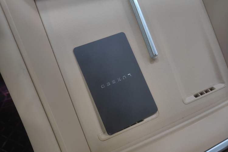 Used Hima Luxeed R7 2024 All-Electric 736 km Ultra Interior 1
