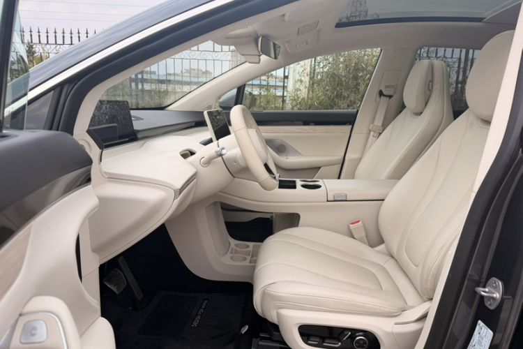 Used Hima Luxeed R7 2024 Pure Electric 667km Pro Interior 11