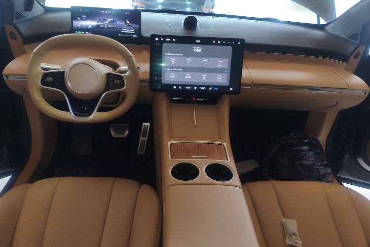 Used Hima Luxeed R7 2024 All-Electric 736 km Ultra Interior 2