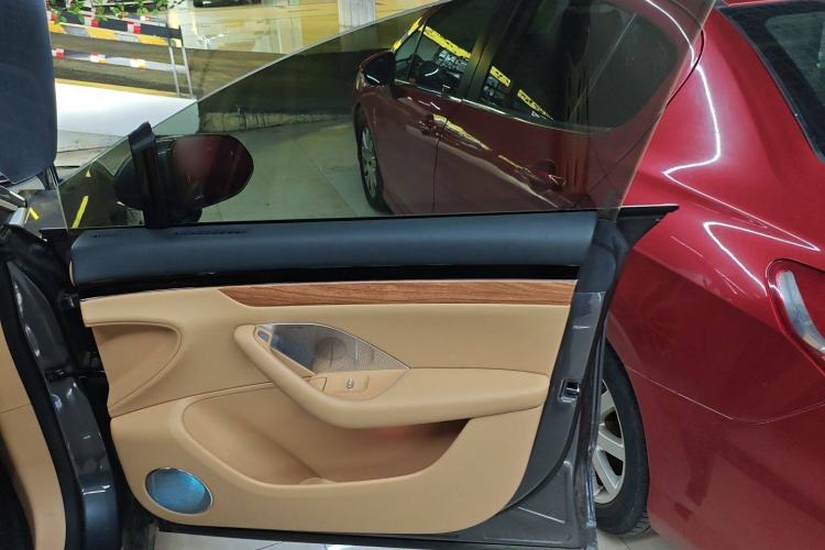 Used Hima Luxeed R7 2024 All-Electric 802 km Max Interior 2