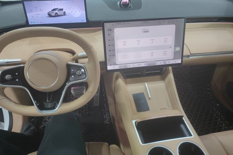 Used Hima Luxeed R7 2024 All-Electric 736 km Ultra Interior 2