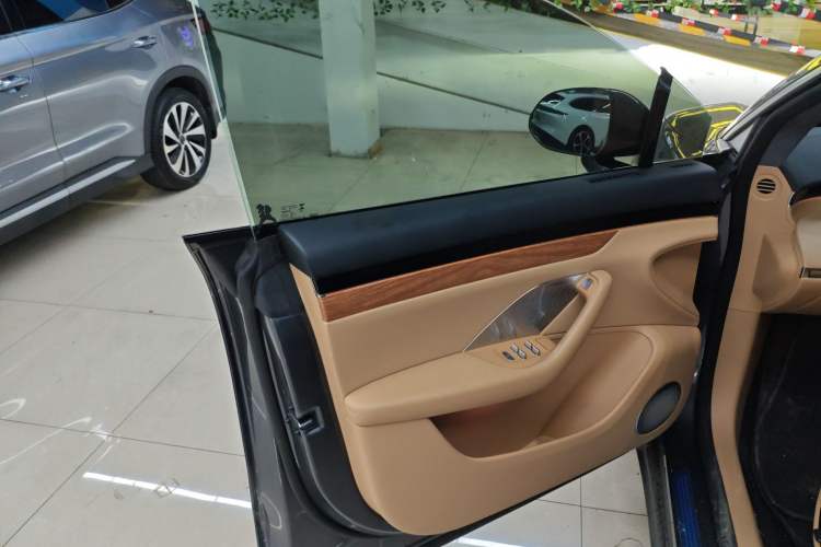 Used Hima Luxeed R7 2024 All-Electric 802 km Max Interior 4