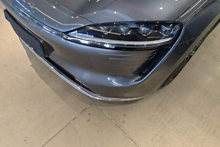 Used Hima Luxeed R7 2024 All-Electric 667 km Max Left Front Headlight