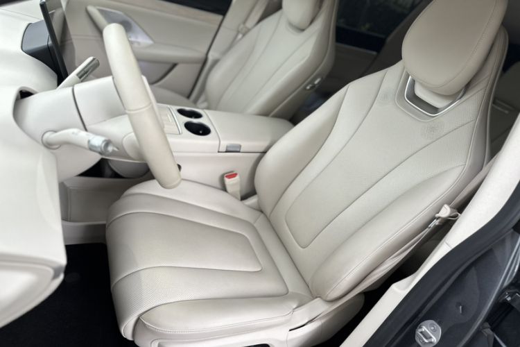 Used Hima Luxeed R7 2024 All-Electric 802 km Max Left Front Seat