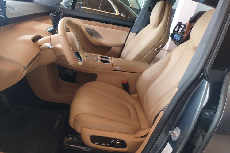 Used Hima Luxeed R7 2024 All-Electric 736 km Ultra Left Front Seat