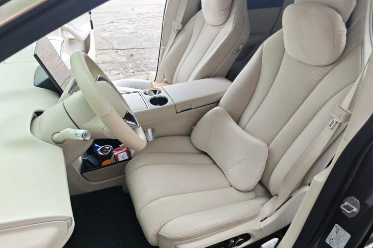Used Hima Luxeed R7 2024 All-Electric 802 km Max Left Front Seat