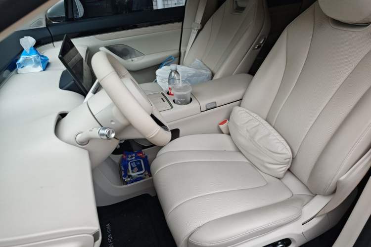 Used Hima Luxeed R7 2024 Pure Electric 667km Pro Left Front Seat