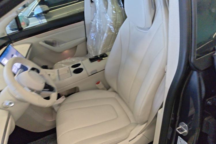 Used Hima Luxeed R7 2024 All-Electric 667 km Max Left Front Seat