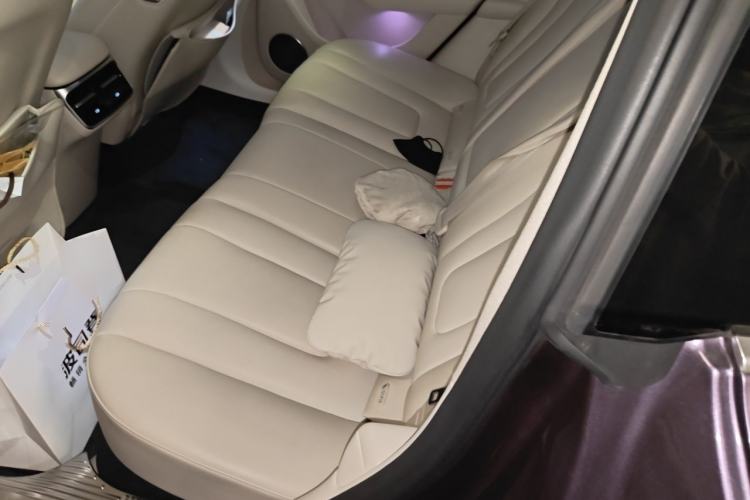 Used Hima Luxeed R7 2024 All-Electric 802 km Max Left Rear Seat