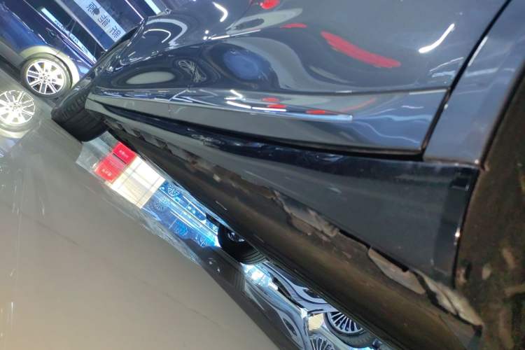 Used Hima Luxeed R7 2024 All-Electric 736 km Ultra Left Side Sill