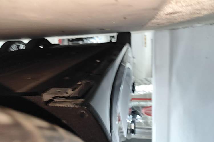Used Hima Luxeed R7 2024 All-Electric 802 km Max Left Side Sill