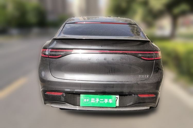 Used Hima Luxeed R7 2024 All-Electric 802 km Max Rear