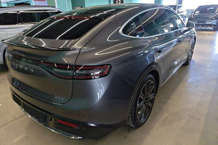 Used Hima Luxeed R7 2024 All-Electric 667 km Max Rear Right 45 Deg