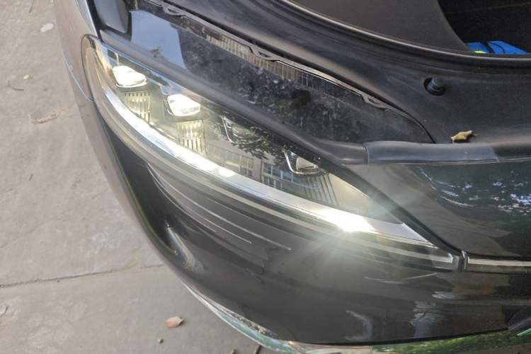 Used Hima Luxeed R7 2024 All-Electric 802 km Max Right Front Headlight