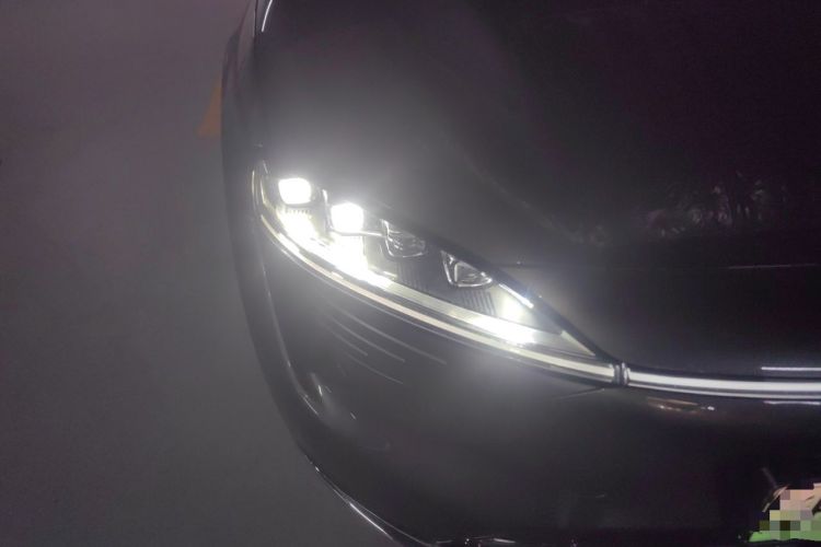 Used Hima Luxeed R7 2024 Pure Electric 667km Pro Right Front Headlight