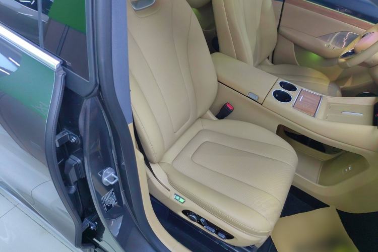 Used Hima Luxeed R7 2024 All-Electric 736 km Ultra Right Front Seat