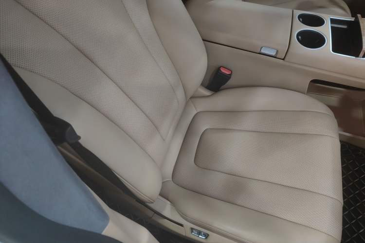 Used Hima Luxeed R7 2024 All-Electric 736 km Ultra Right Front Seat