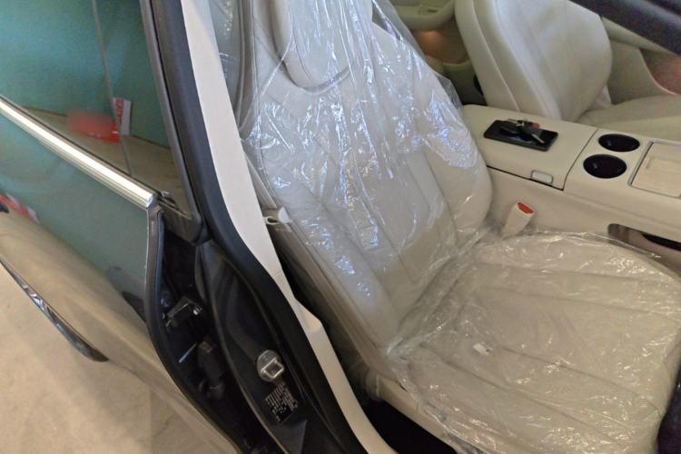 Used Hima Luxeed R7 2024 All-Electric 667 km Max Right Front Seat