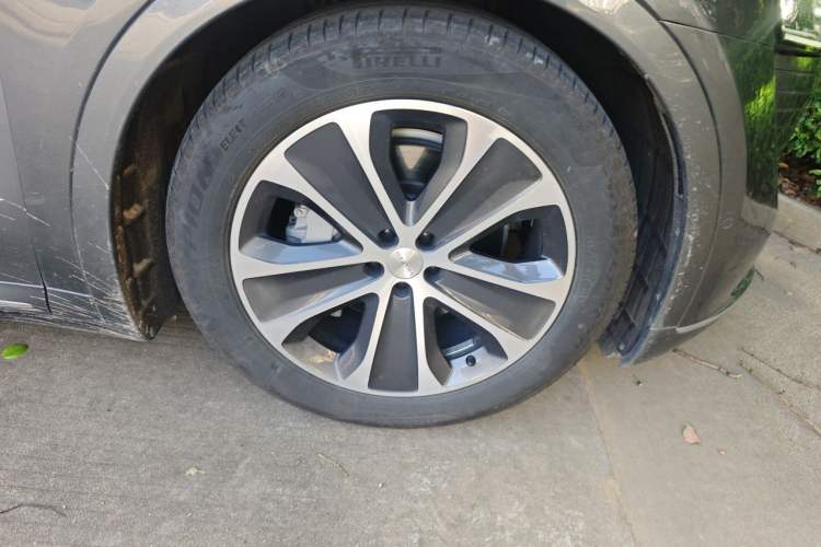 Used Hima Luxeed R7 2024 All-Electric 802 km Max Right Front Wheel Hub