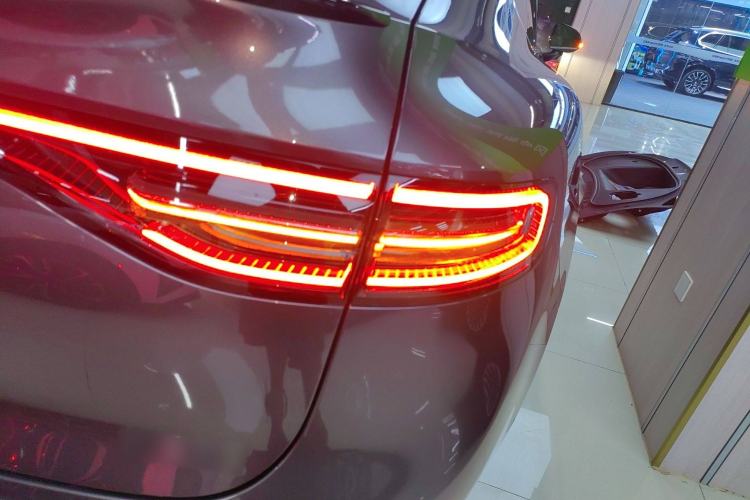 Used Hima Luxeed R7 2024 All-Electric 736 km Ultra Right Rear Taillight