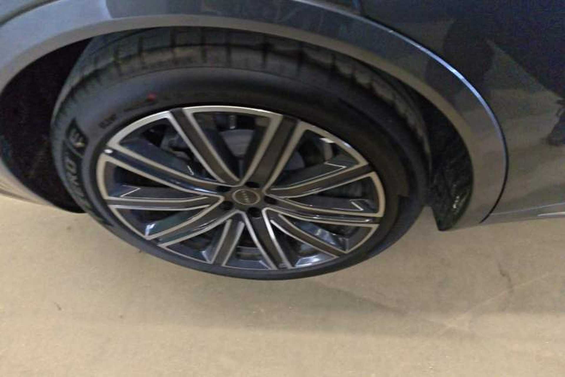 Used Hima Luxeed R7 2024 All-Electric 667 km Max Right Rear Wheel Hub