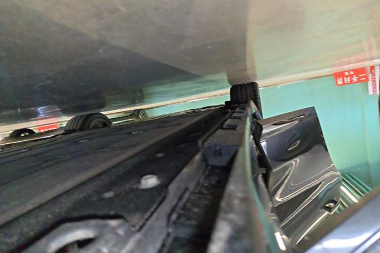 Used Hima Luxeed R7 2024 All-Electric 667 km Max Right Side Sill