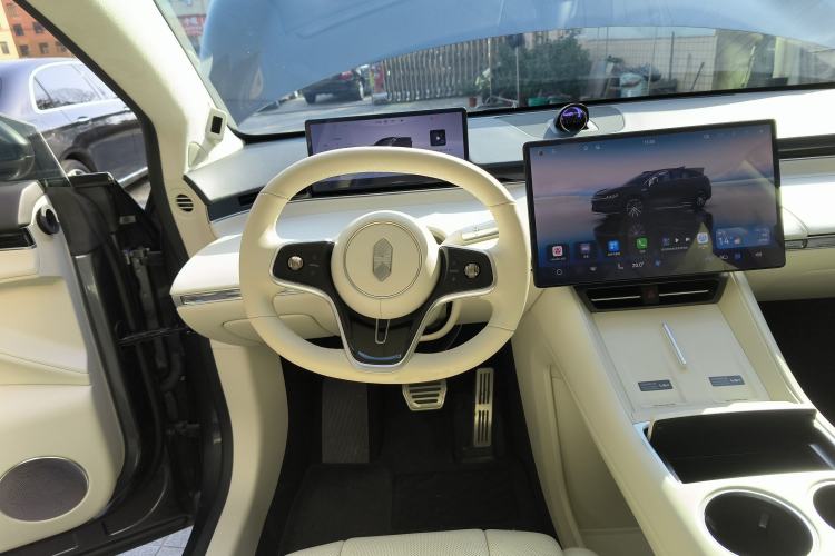 Used Hima Luxeed R7 2024 All-Electric 802 km Max Steering Wheel