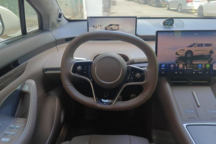 Used Hima Luxeed R7 2024 All-Electric 667 km Max Steering Wheel