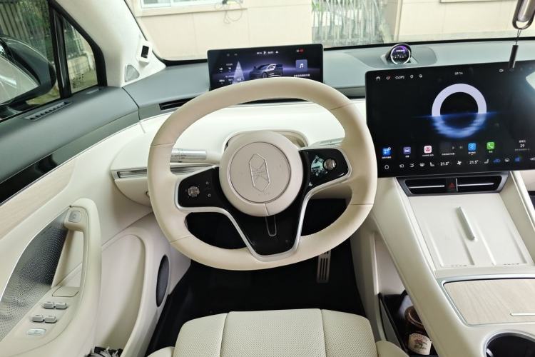 Used Hima Luxeed R7 2024 All-Electric 802 km Max Steering Wheel