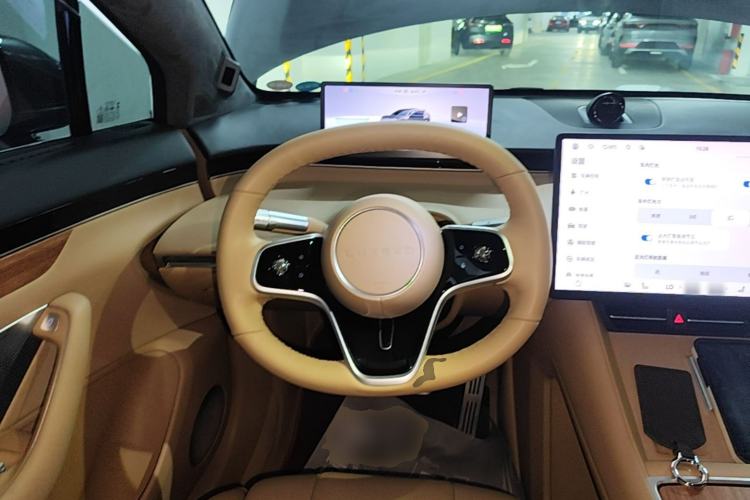 Used Hima Luxeed R7 2024 All-Electric 802 km Max Steering Wheel