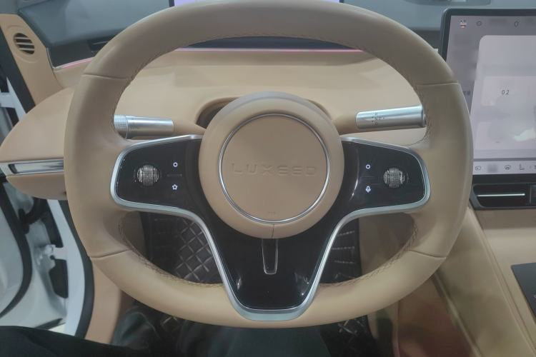Used Hima Luxeed R7 2024 All-Electric 736 km Ultra Steering Wheel