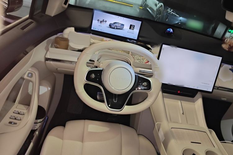 Used Hima Luxeed R7 2024 All-Electric 802 km Max Steering Wheel