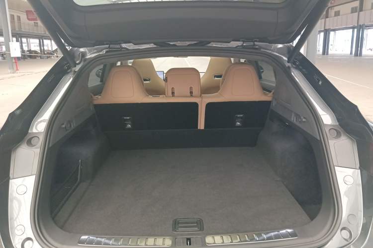 Used Hima Luxeed R7 2024 All-Electric 736 km Ultra Trunk