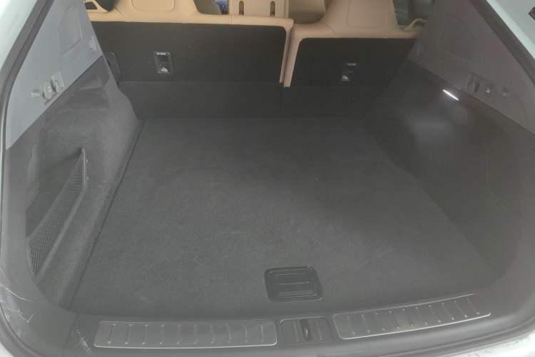 Used Hima Luxeed R7 2024 All-Electric 736 km Ultra Trunk