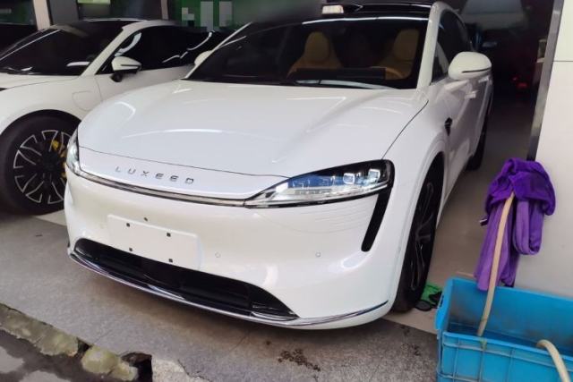 Used Hima Luxeed R7 2024 All-Electric 736 km Ultra