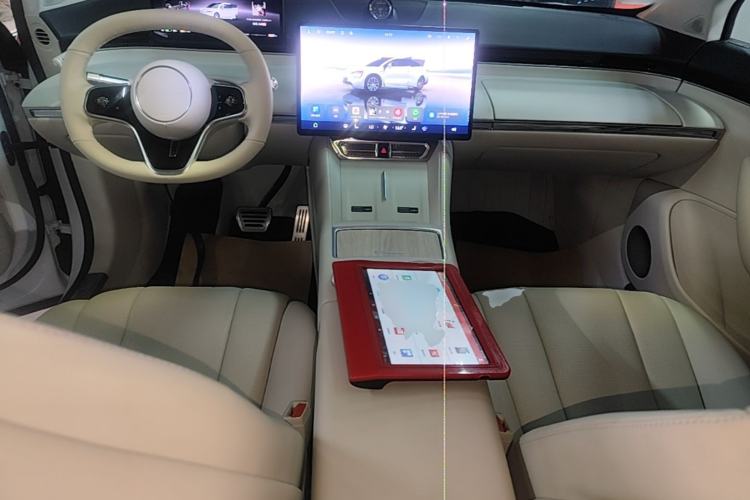 Used Hima Luxeed R7 2024 All-Electric 802 km Max Center Console