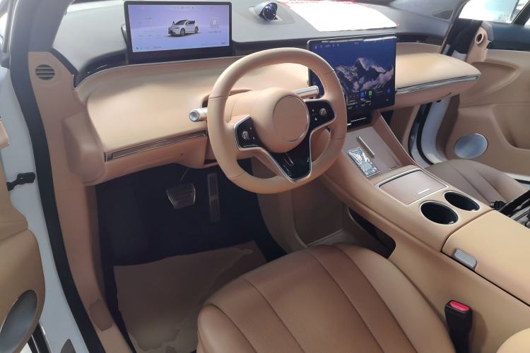 Used Hima Luxeed R7 2024 All-Electric 736 km Ultra Center Console
