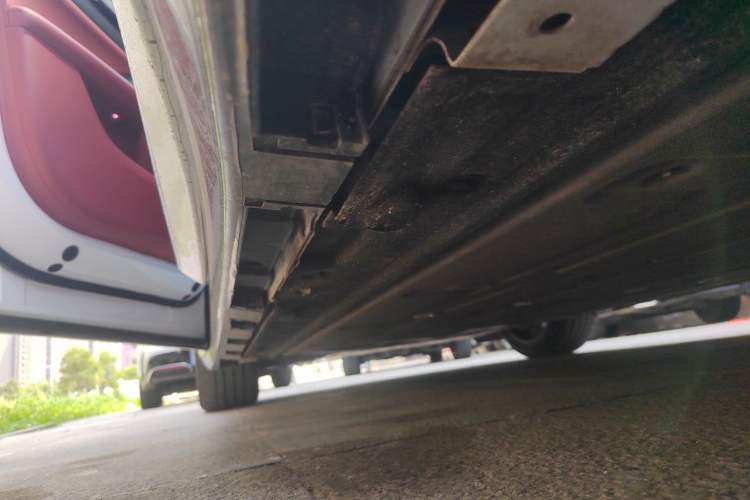 Used Hima Luxeed R7 2024 All-Electric 667 km Max Chassis Rear Left